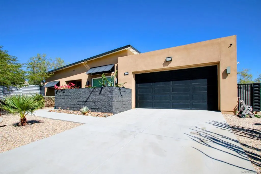 13868 Avenida La Vis, Desert Hot Springs, California 92240 home-pic-5