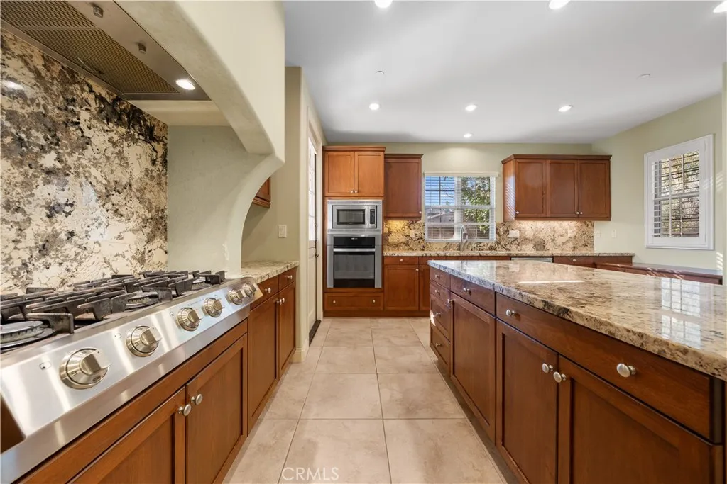 34 34 Upperbend, Irvine, California 92618 home-pic-12