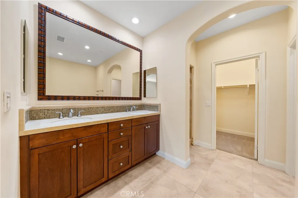 34 34 Upperbend, Irvine, California 92618 home-pic-20