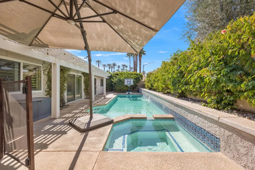 43911 La Carmela Drive, Palm Desert, California 92211 home-pic-34