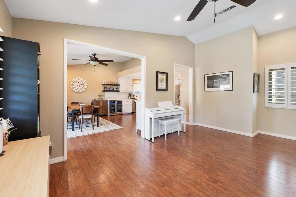 43911 La Carmela Drive, Palm Desert, California 92211 home-pic-35