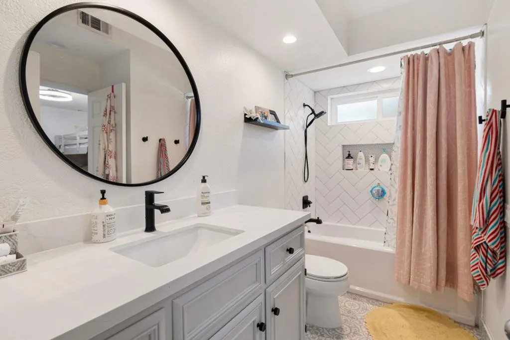 43911 La Carmela Drive, Palm Desert, California 92211 home-pic-26