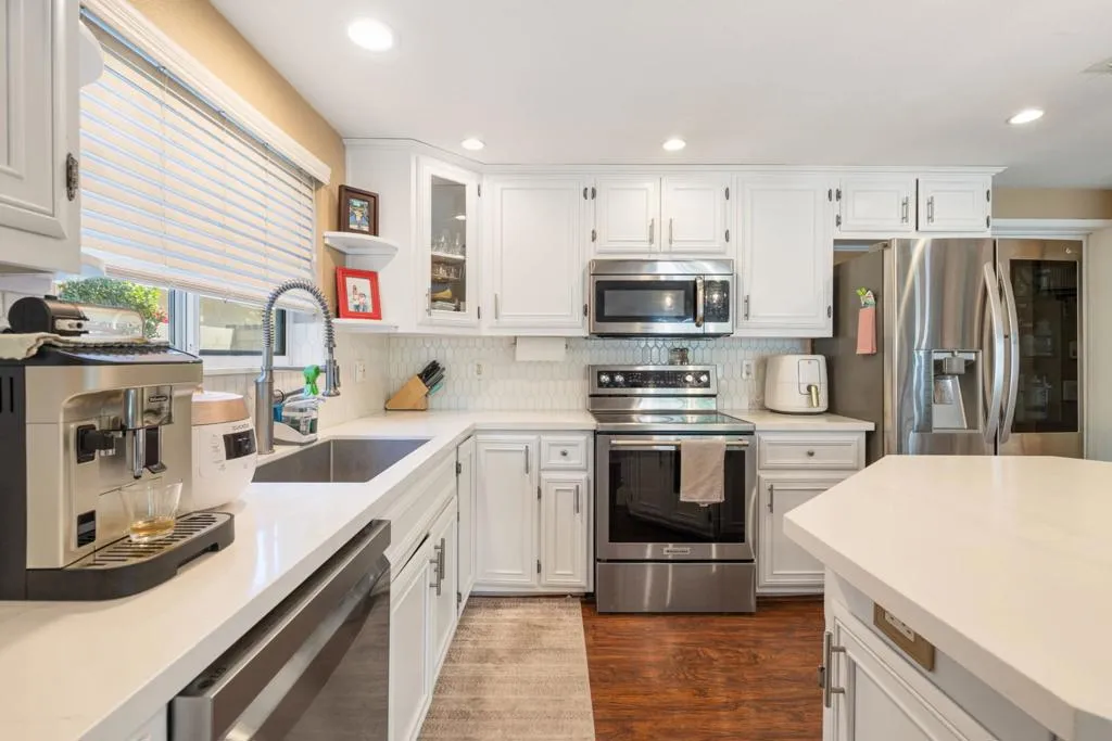 43911 La Carmela Drive, Palm Desert, California 92211 home-pic-4