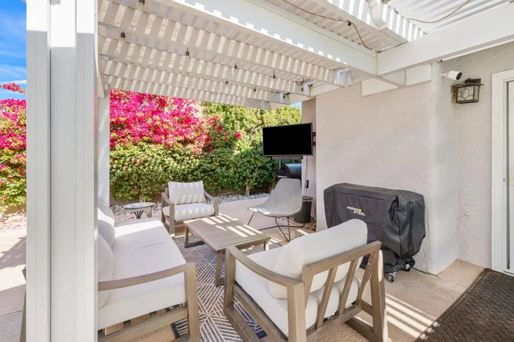 43911 La Carmela Drive, Palm Desert, California 92211 home-pic-45