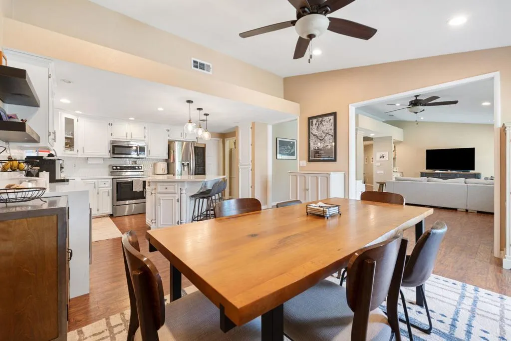 43911 La Carmela Drive, Palm Desert, California 92211 home-pic-13