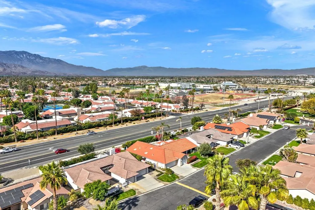 43911 La Carmela Drive, Palm Desert, California 92211 home-pic-39