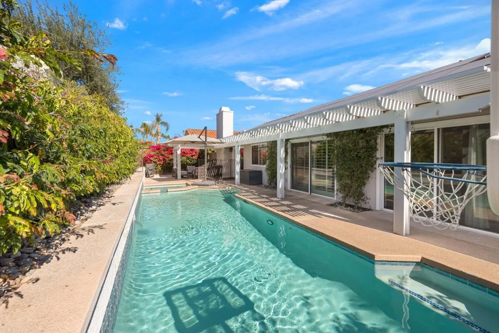 43911 La Carmela Drive, Palm Desert, California 92211 home-pic-28