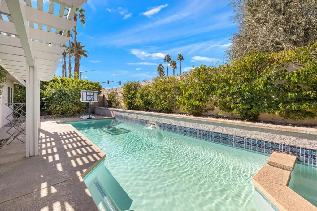 43911 La Carmela Drive, Palm Desert, California 92211 home-pic-33