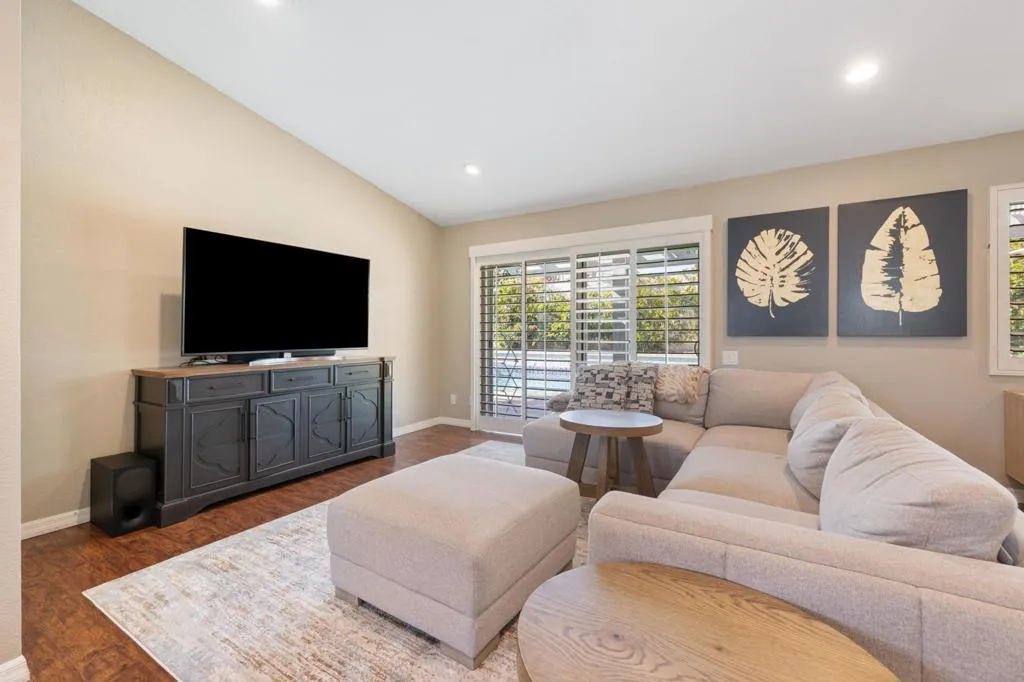43911 La Carmela Drive, Palm Desert, California 92211 home-pic-21