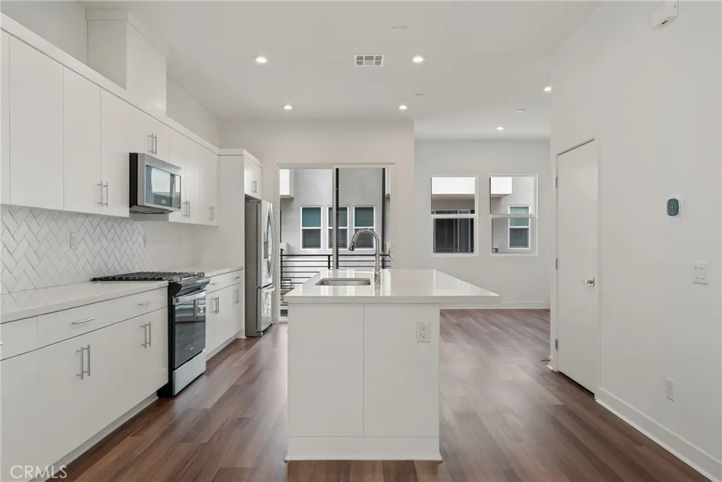 1407 W Bushell Street, Anaheim, California 92805 home-pic-16