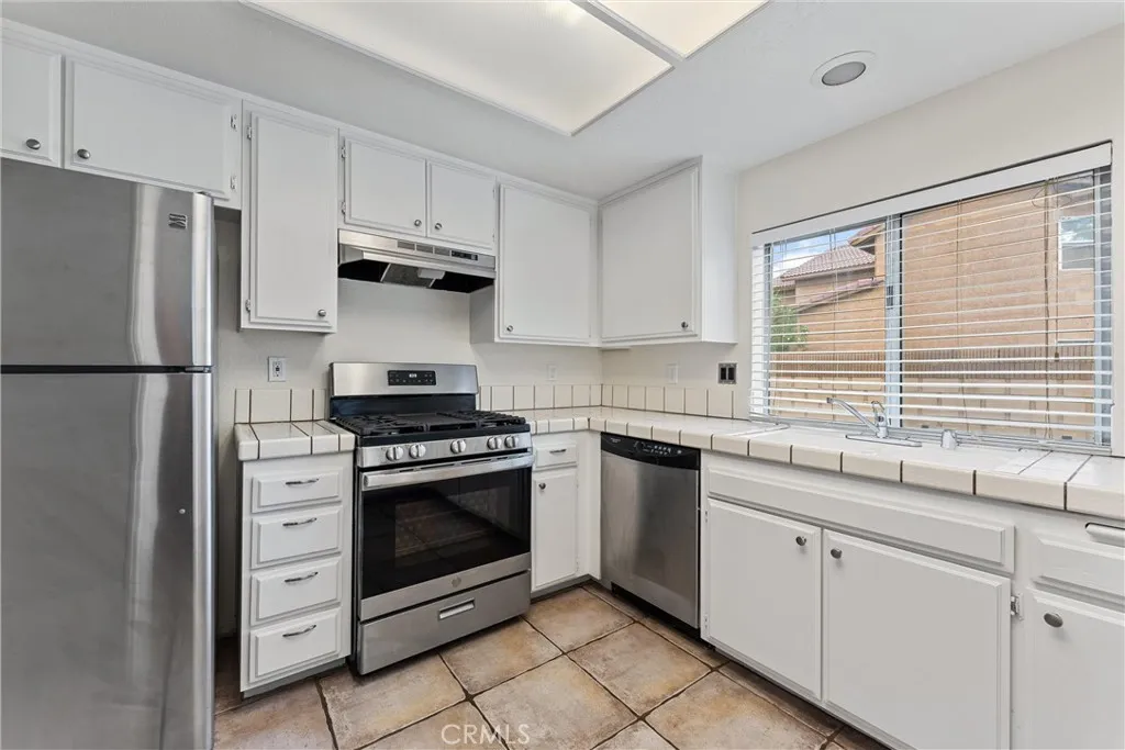 43610 16th E, Lancaster, California 93535 home-pic-6