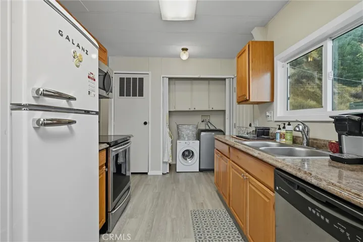13225 Lakeshore Drive, Clearlake, California 95424