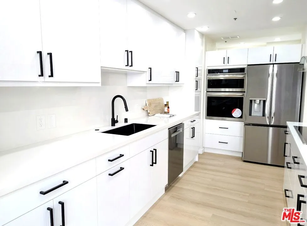 10750 Wilshire Boulevard 203, Los Angeles, California 90024 home-pic-9