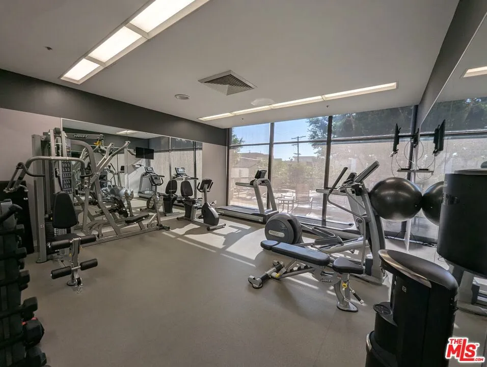 10750 Wilshire Boulevard 203, Los Angeles, California 90024 home-pic-57