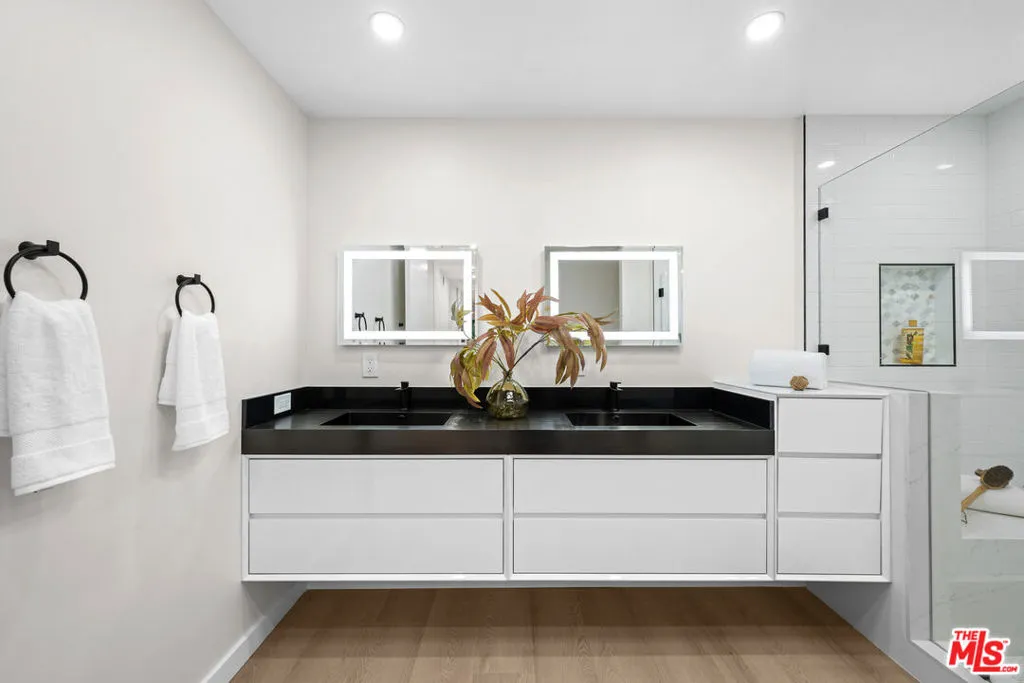 10750 Wilshire Boulevard 203, Los Angeles, California 90024 home-pic-8