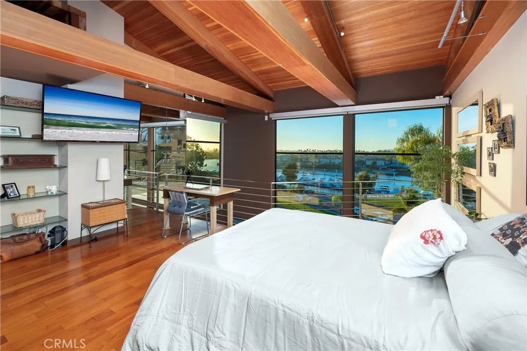 5327 Marina Pacifica Drive N Key 19, Long Beach, California 90803 home-pic-15