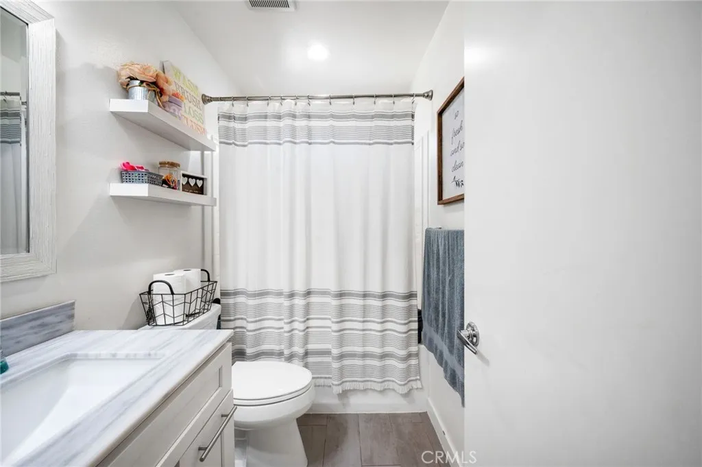 9151 Puesta Del Sol, Desert Hot Springs, California 92240 home-pic-23