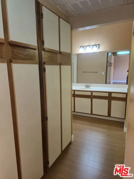 533 S St Andrews Place 416, Los Angeles, California 90020 home-pic-12