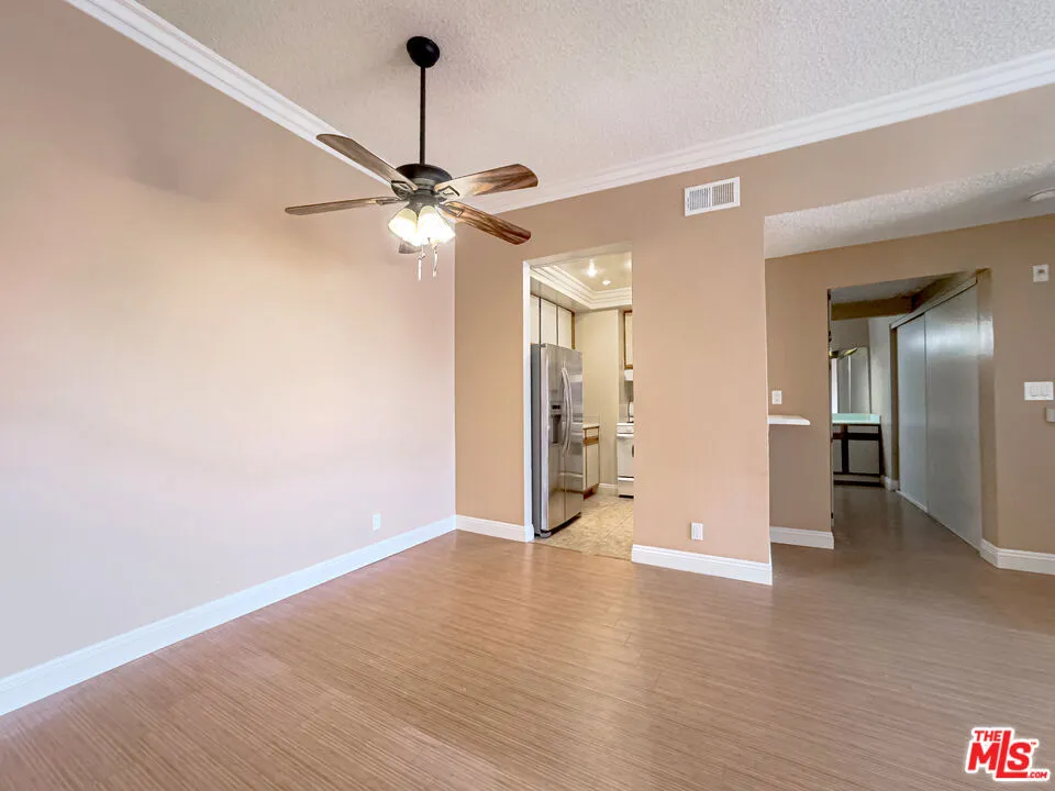 533 S St Andrews Place 416, Los Angeles, California 90020 home-pic-5