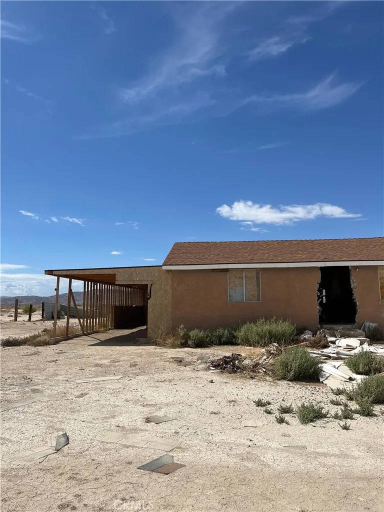 14588 Locust, Lucerne Valley, California 92356 home-pic-1