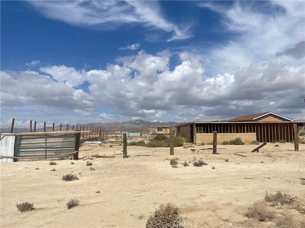 14588 Locust, Lucerne Valley, California 92356 home-pic-15