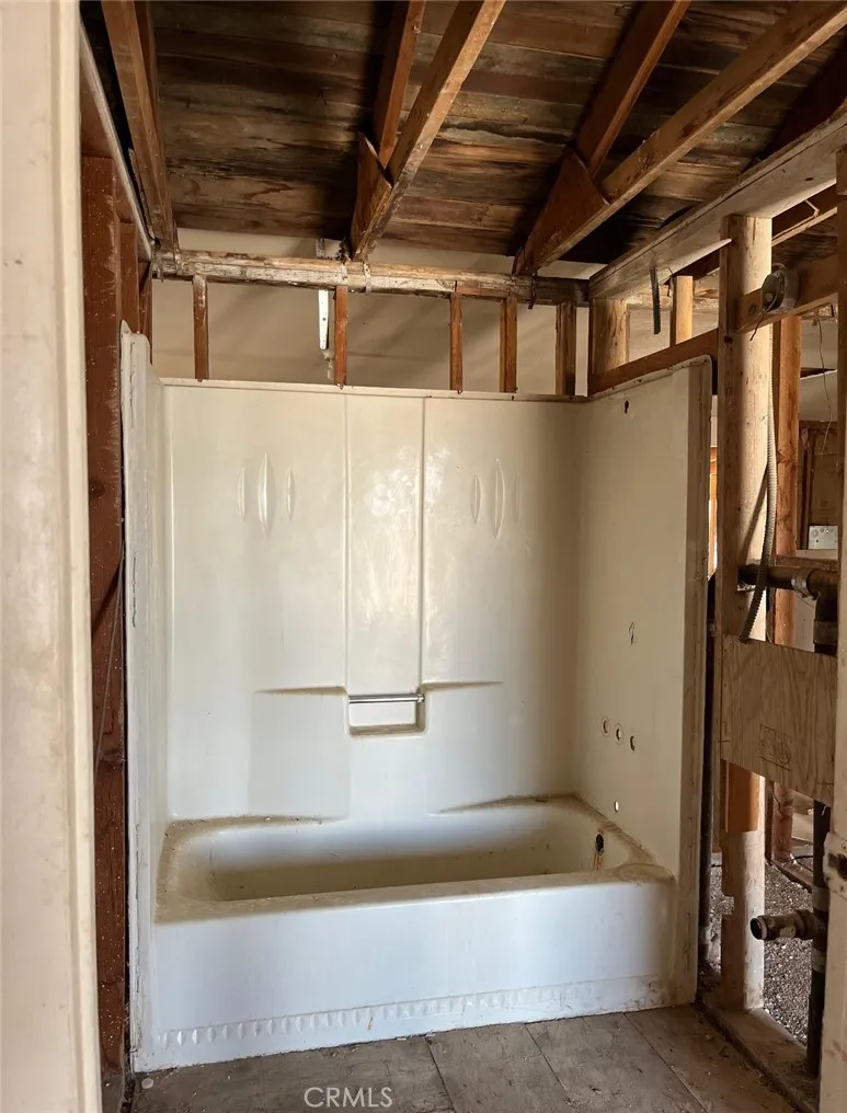 14588 Locust, Lucerne Valley, California 92356 home-pic-6