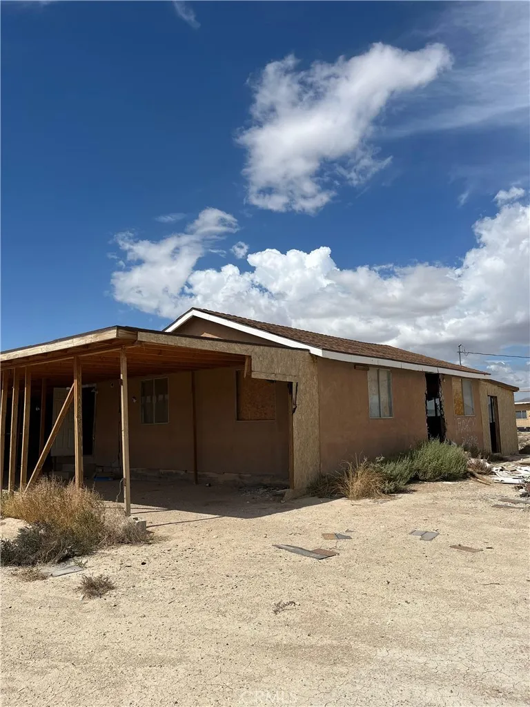 14588 Locust, Lucerne Valley, California 92356 home-pic-11