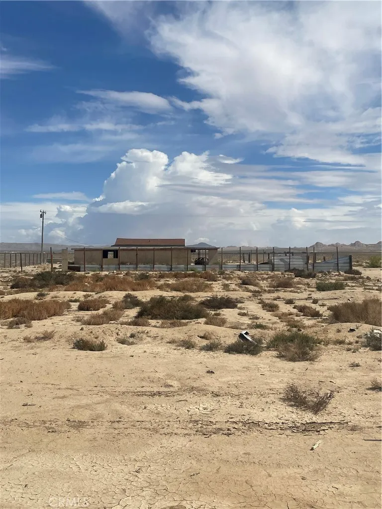 14588 Locust, Lucerne Valley, California 92356 home-pic-13