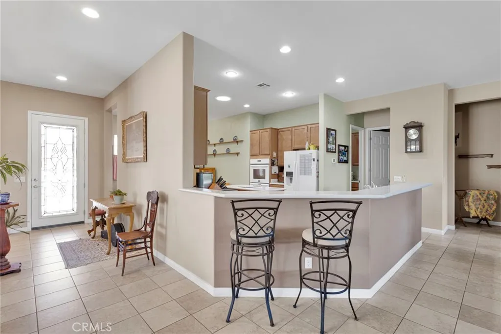 10215 Wascana, Apple Valley, California 92308 home-pic-9