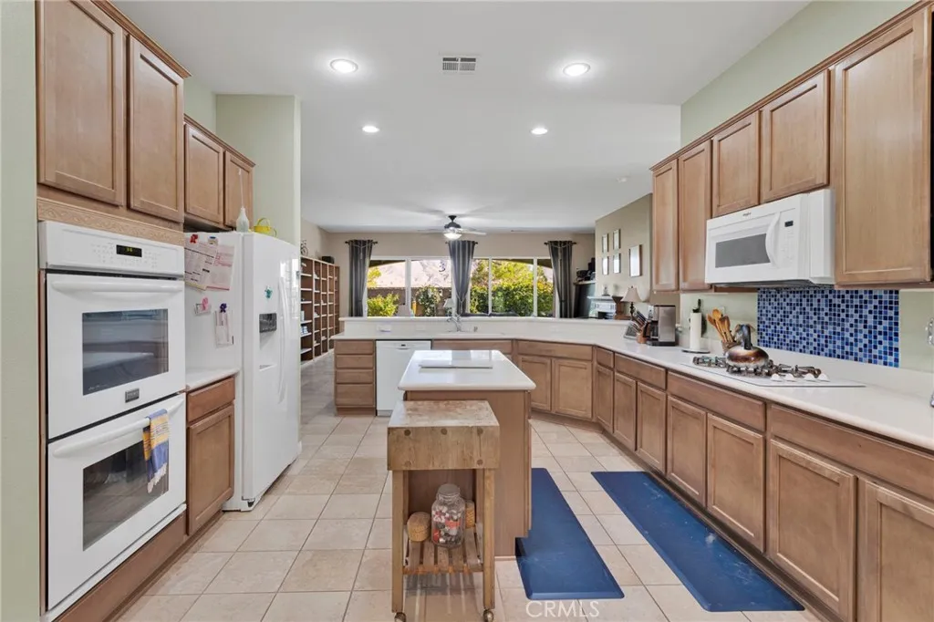 10215 Wascana, Apple Valley, California 92308 home-pic-11