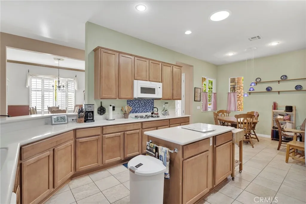 10215 Wascana, Apple Valley, California 92308 home-pic-10