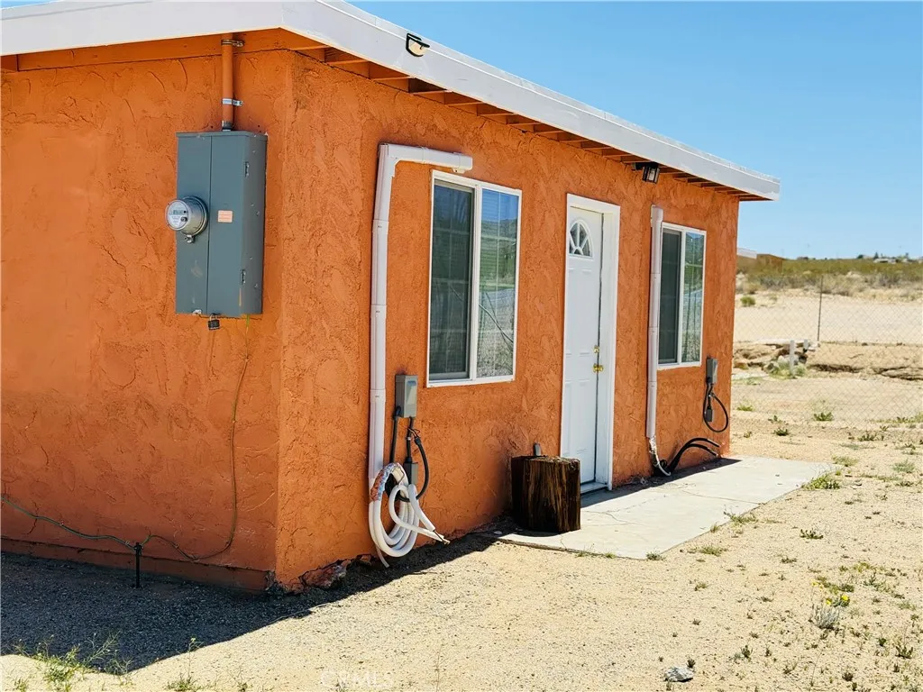 5827 Old Woman Springs Road, Johnson Valley, California 92285 home-pic-7