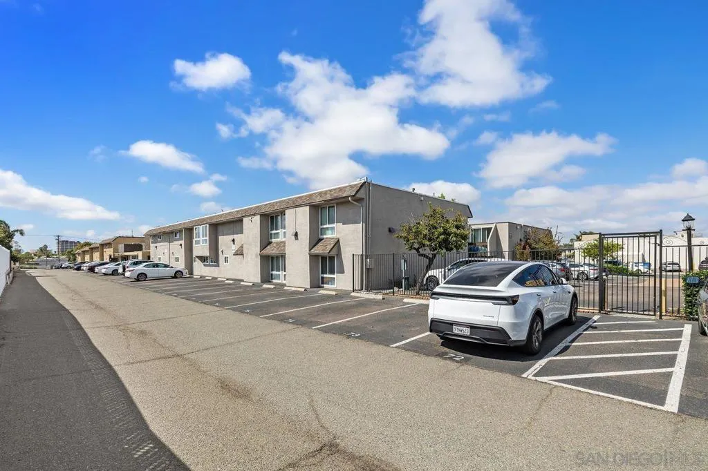 6333 Mount Ada Rd 258, San Diego, California 92111 home-pic-40