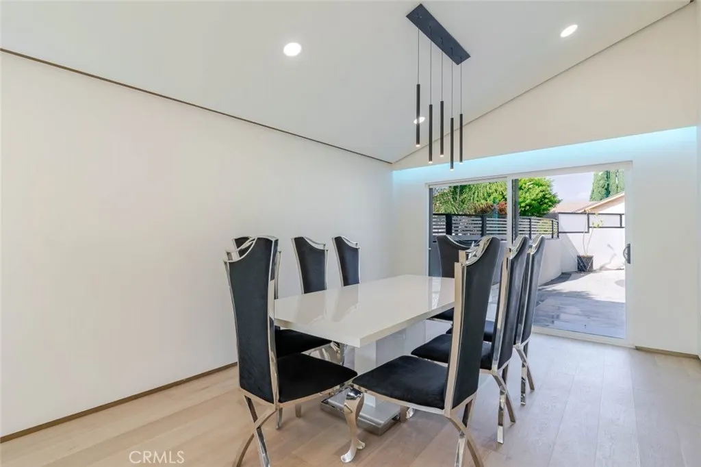 10861 Lindley Avenue, Granada Hills, California 91344 home-pic-5