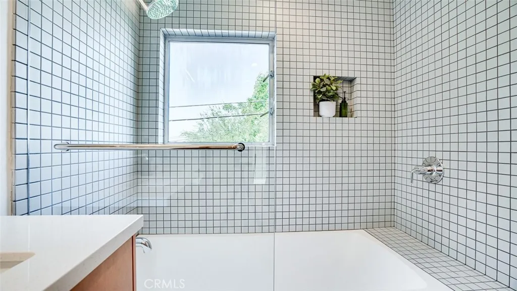 854 W Avenue 37, Los Angeles, California 90065 home-pic-47