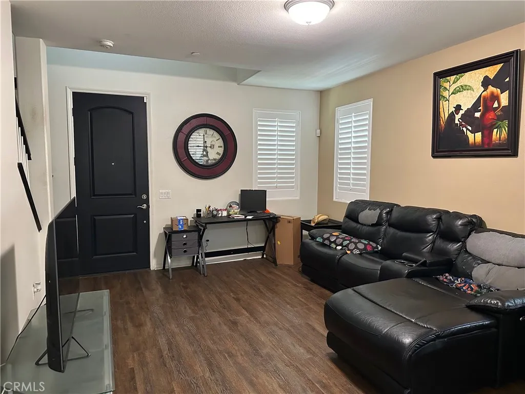 22436 Canal Circle, San Bernardino, California 92313 home-pic-7