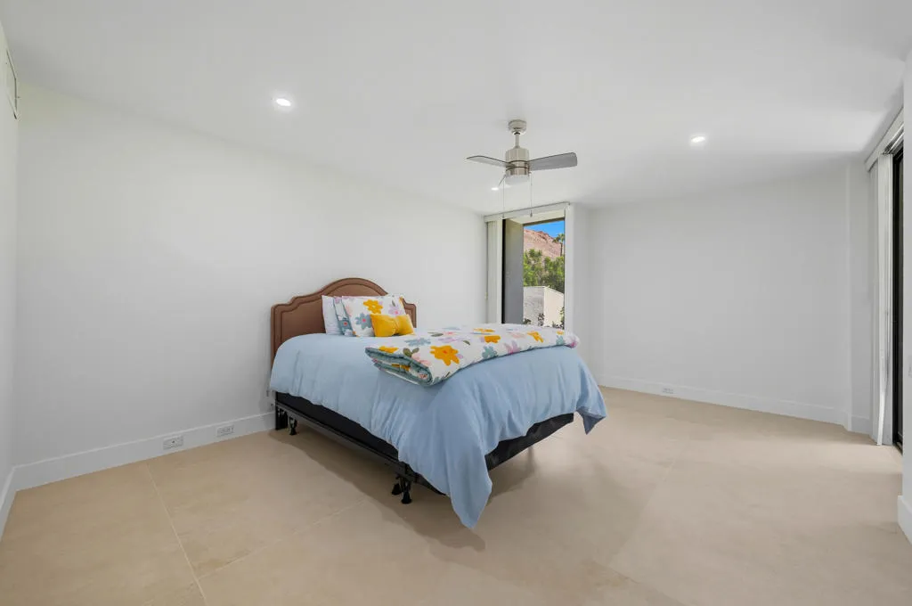 3520 E Bogert Trail E, Palm Springs, California 92264 home-pic-29