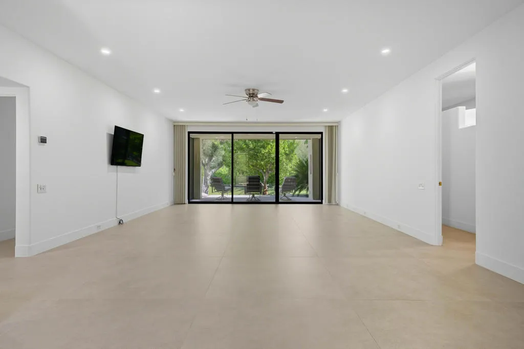 3520 E Bogert Trail E, Palm Springs, California 92264 home-pic-13