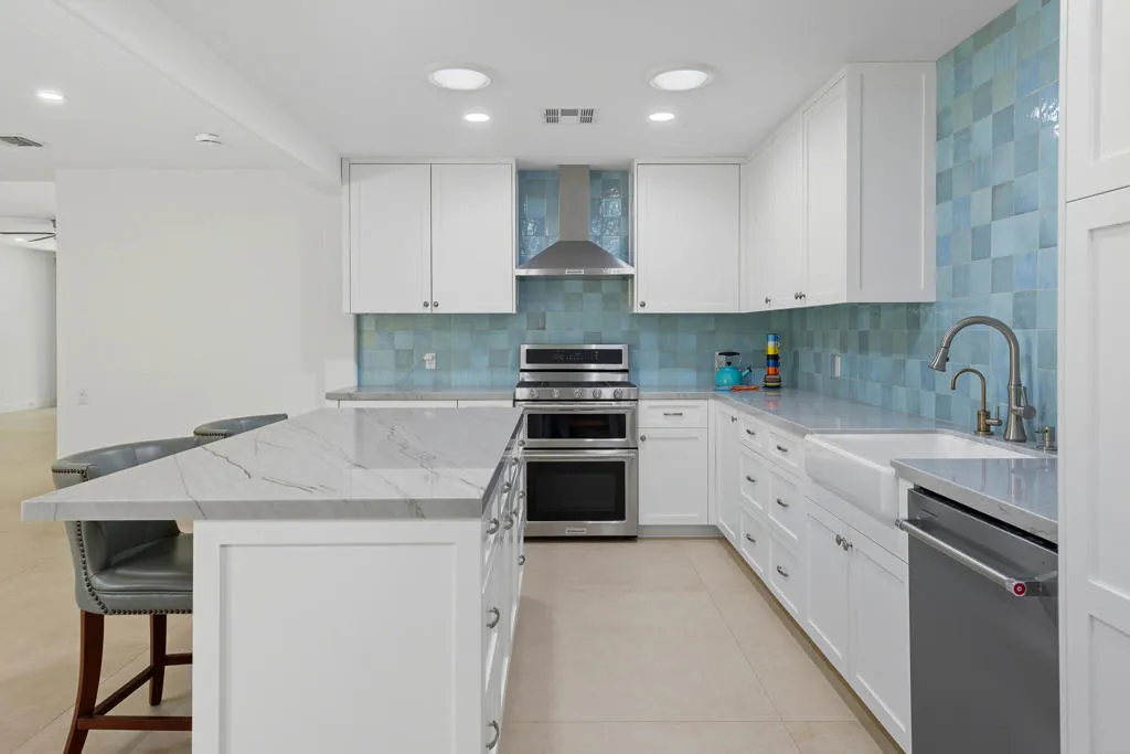 3520 E Bogert Trail E, Palm Springs, California 92264 home-pic-20