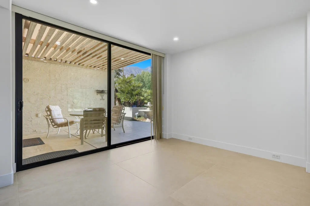 3520 E Bogert Trail E, Palm Springs, California 92264 home-pic-17