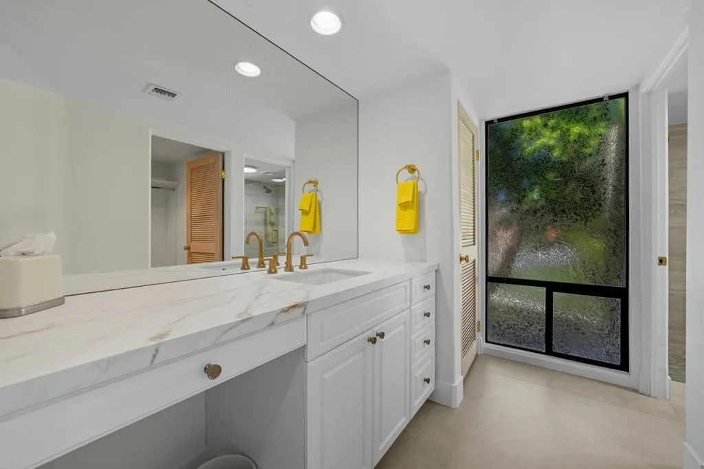 3520 E Bogert Trail E, Palm Springs, California 92264 home-pic-36
