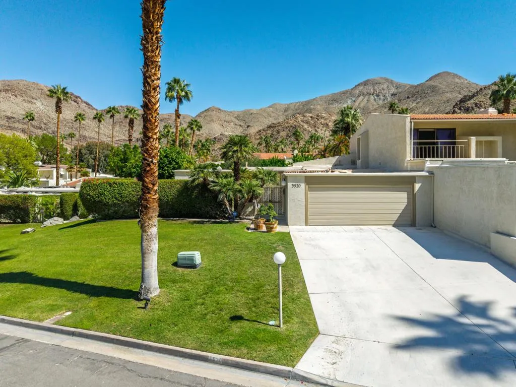3520 E Bogert Trail E, Palm Springs, California 92264 home-pic-1