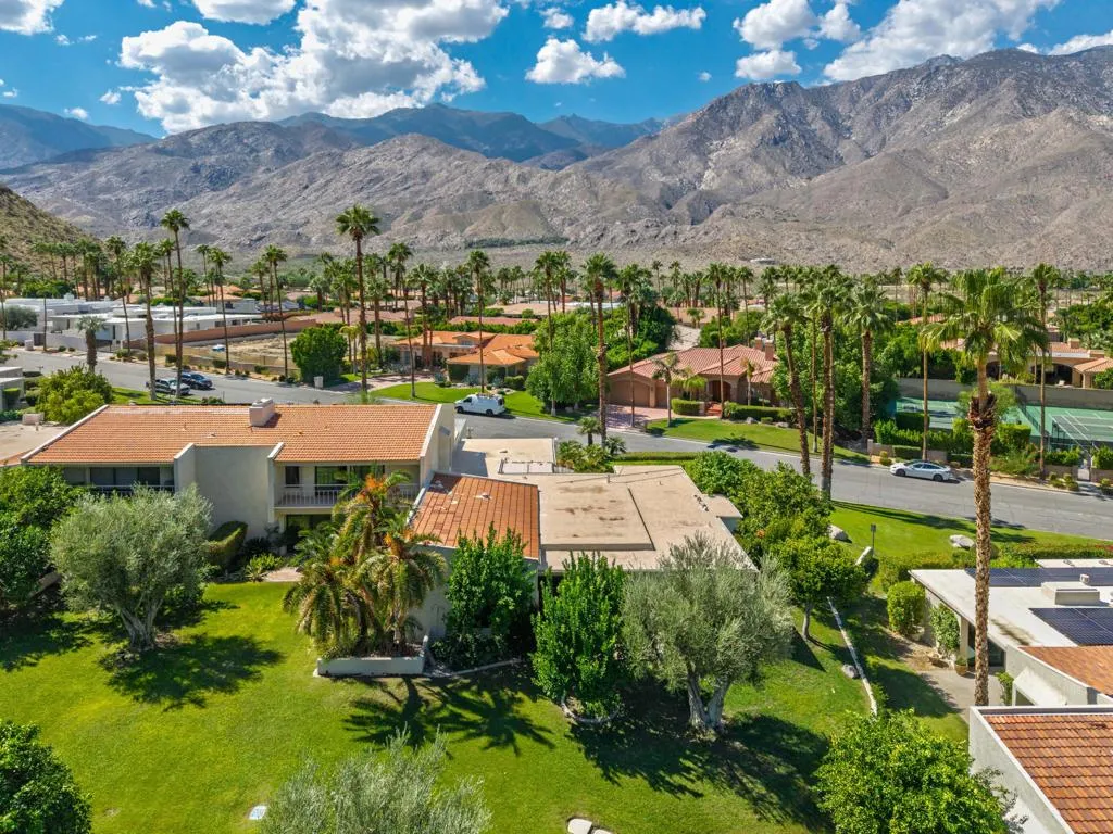 3520 E Bogert Trail E, Palm Springs, California 92264 home-pic-3