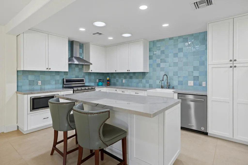 3520 E Bogert Trail E, Palm Springs, California 92264 home-pic-19