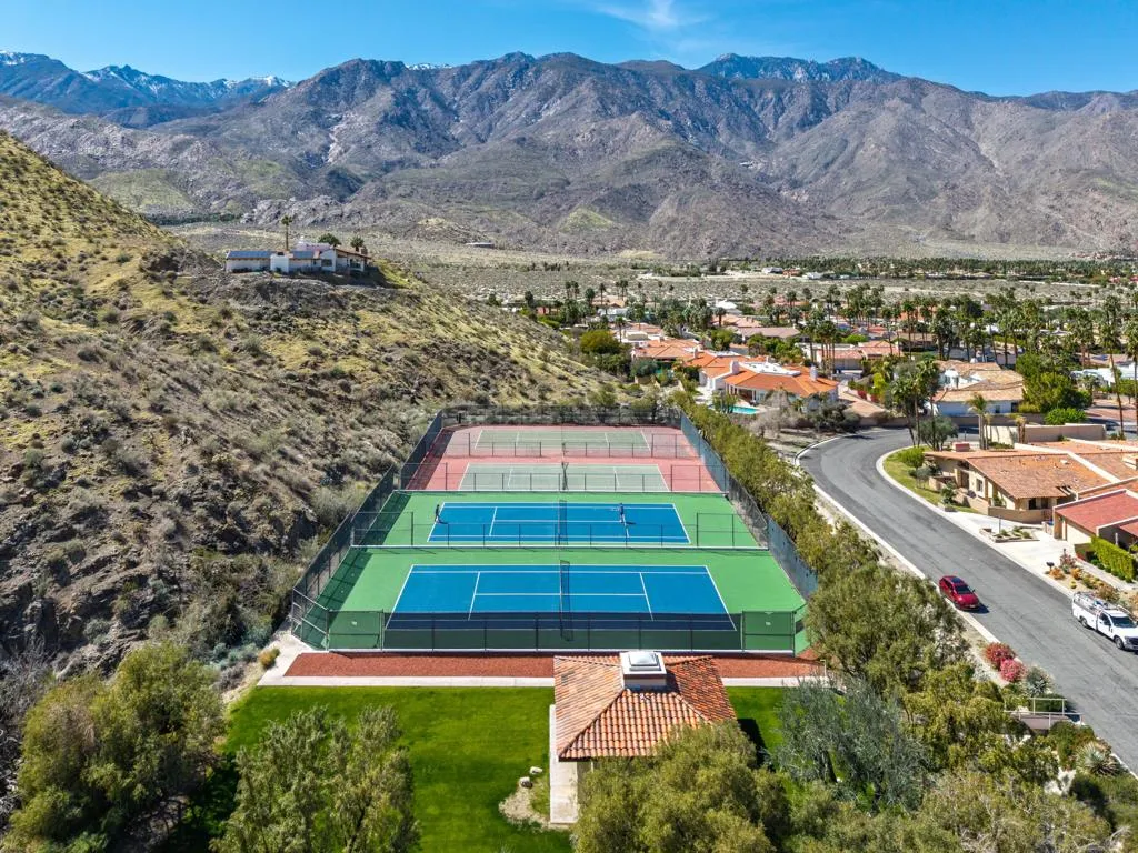 3520 E Bogert Trail E, Palm Springs, California 92264 home-pic-44
