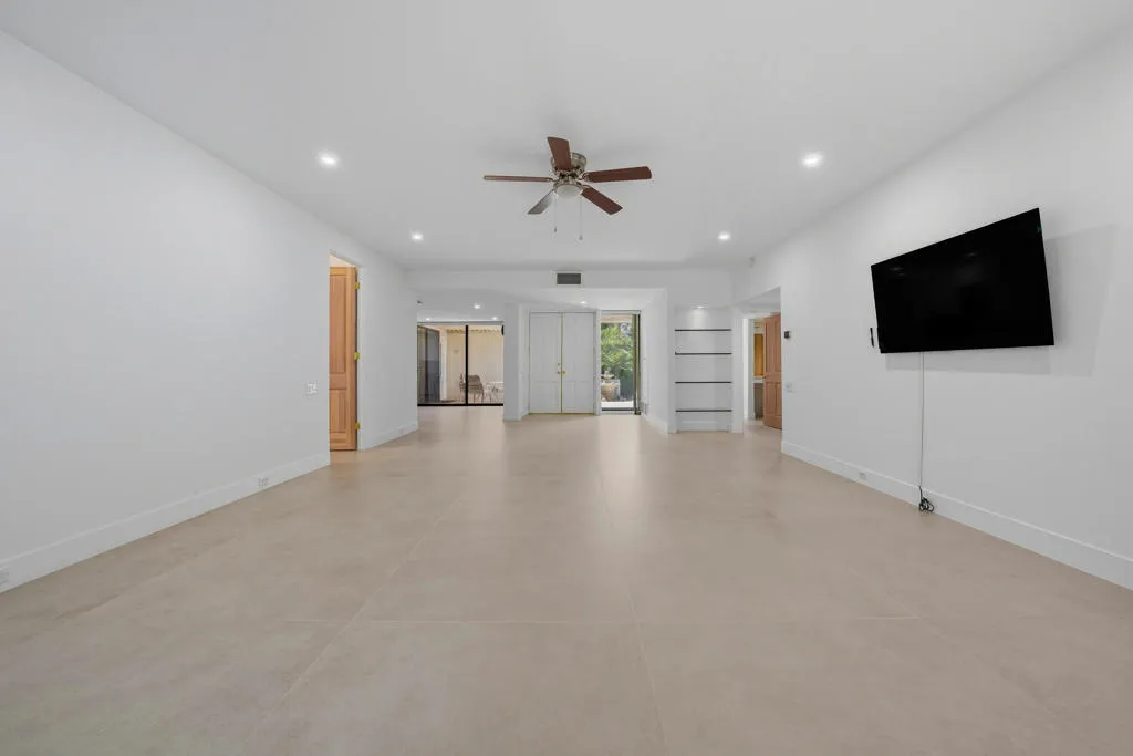 3520 E Bogert Trail E, Palm Springs, California 92264 home-pic-15
