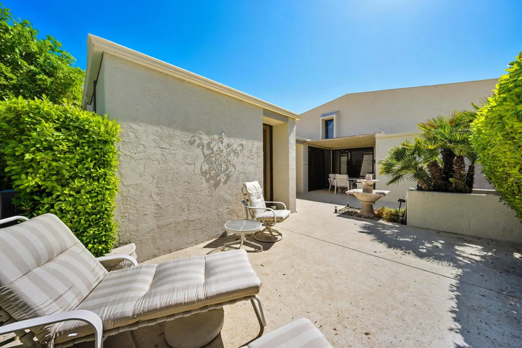 3520 E Bogert Trail E, Palm Springs, California 92264 home-pic-6