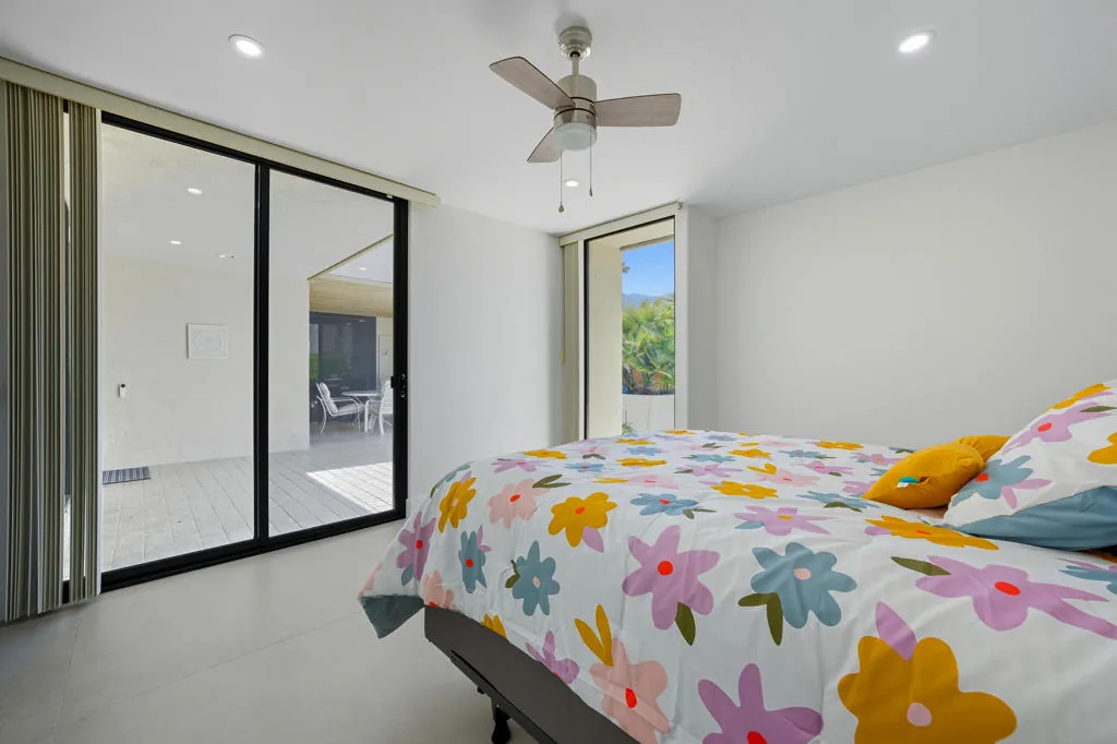 3520 E Bogert Trail E, Palm Springs, California 92264 home-pic-35