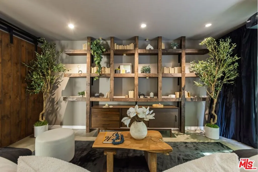 645 N Hayworth Avenue, Los Angeles, California 90048 home-pic-4