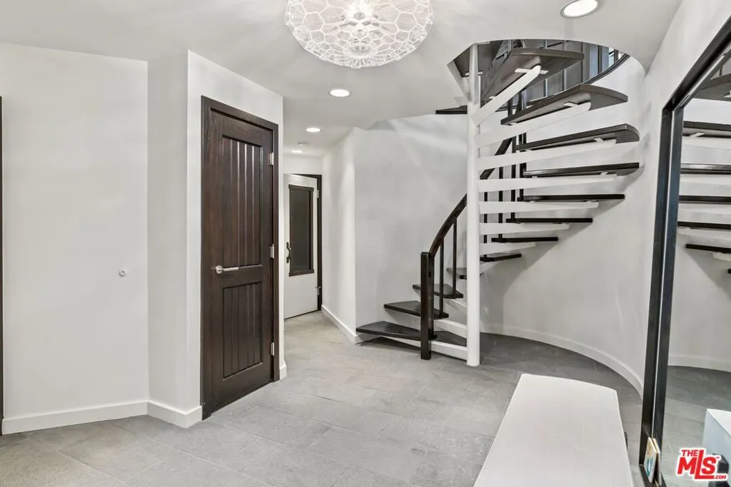 31833 Sea Level Drive, Malibu, California 90265 home-pic-16